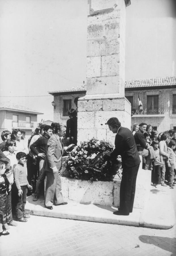 José Manuel García Verdugo con el alcalde de Villalar, Félix Calvo Guisasola, en 1982.