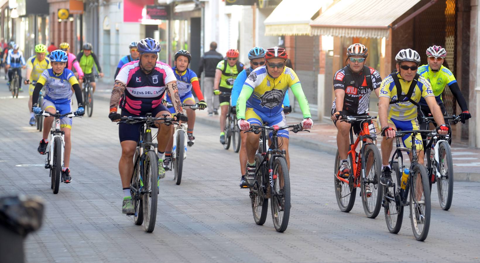 Marcha cicloturista organizada con motivo de la III Feria de Enoturismo de la Ruta del Vino de Rueda