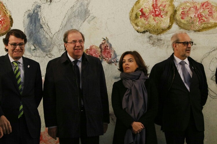 La vicepresidenta del Gobierno, Soraya Sáenz de Santamaría, inaugura la exposición de Miquel Barceló en Salamanca