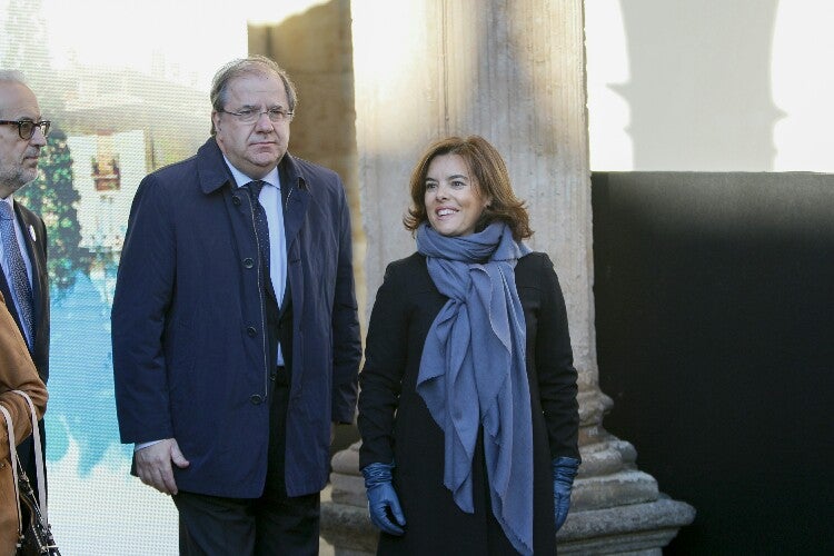 La vicepresidenta del Gobierno, Soraya Sáenz de Santamaría, inaugura la exposición de Miquel Barceló en Salamanca