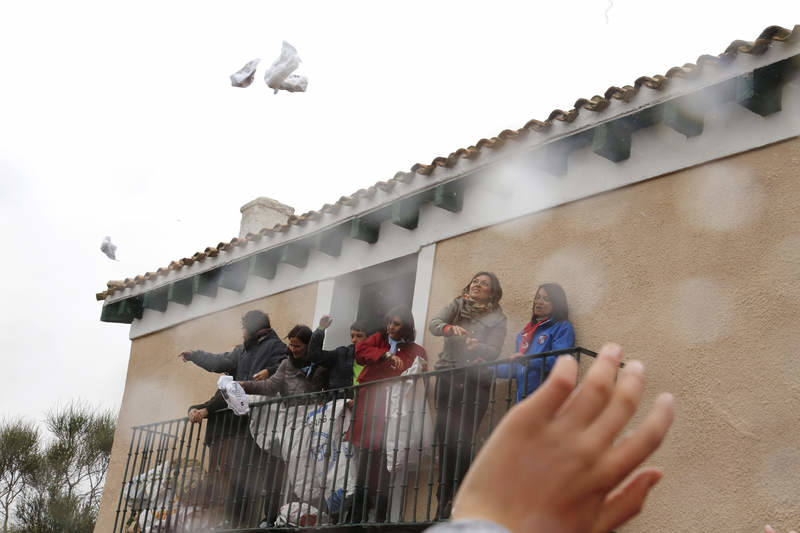 La pedrea del pan y el quesillo en Palencia 1/2