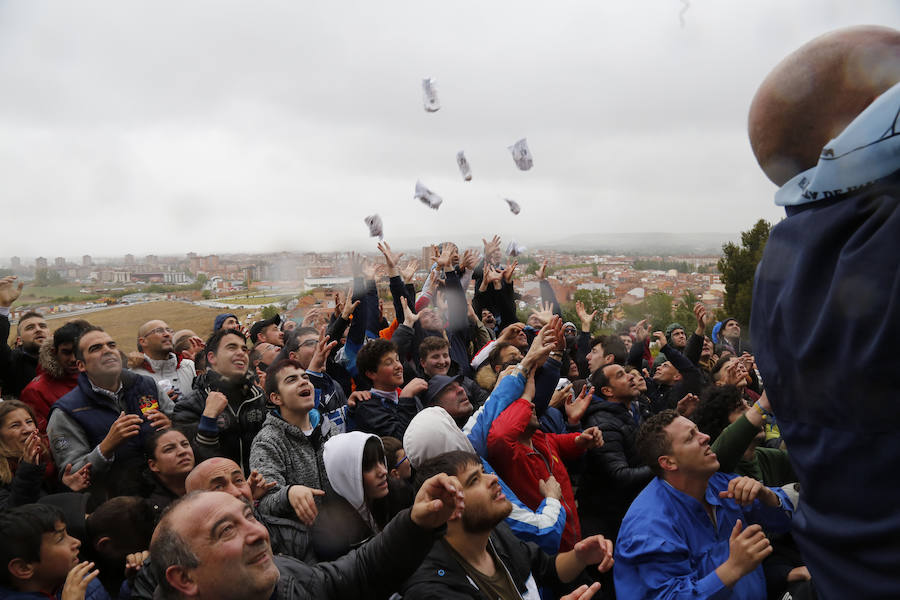 La pedrea del pan y el quesillo en Palencia 2/2
