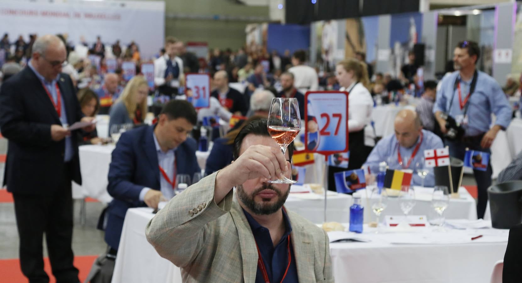 Arrancan en la Feria Internacional de Valladolid las catas a ciegas del Concurso Mundial de Bruselas