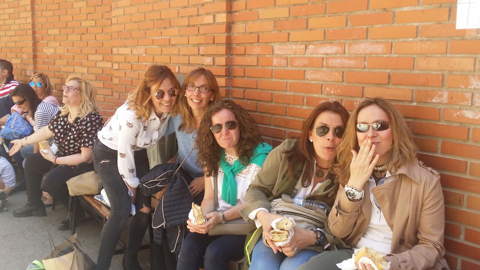 Bocata solidario en el colegio Santa Teresa de Jesús de Valladolid