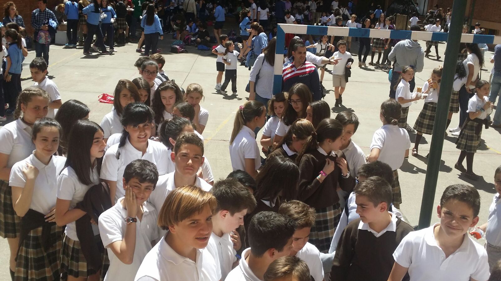 Bocata solidario en el colegio Santa Teresa de Jesús de Valladolid