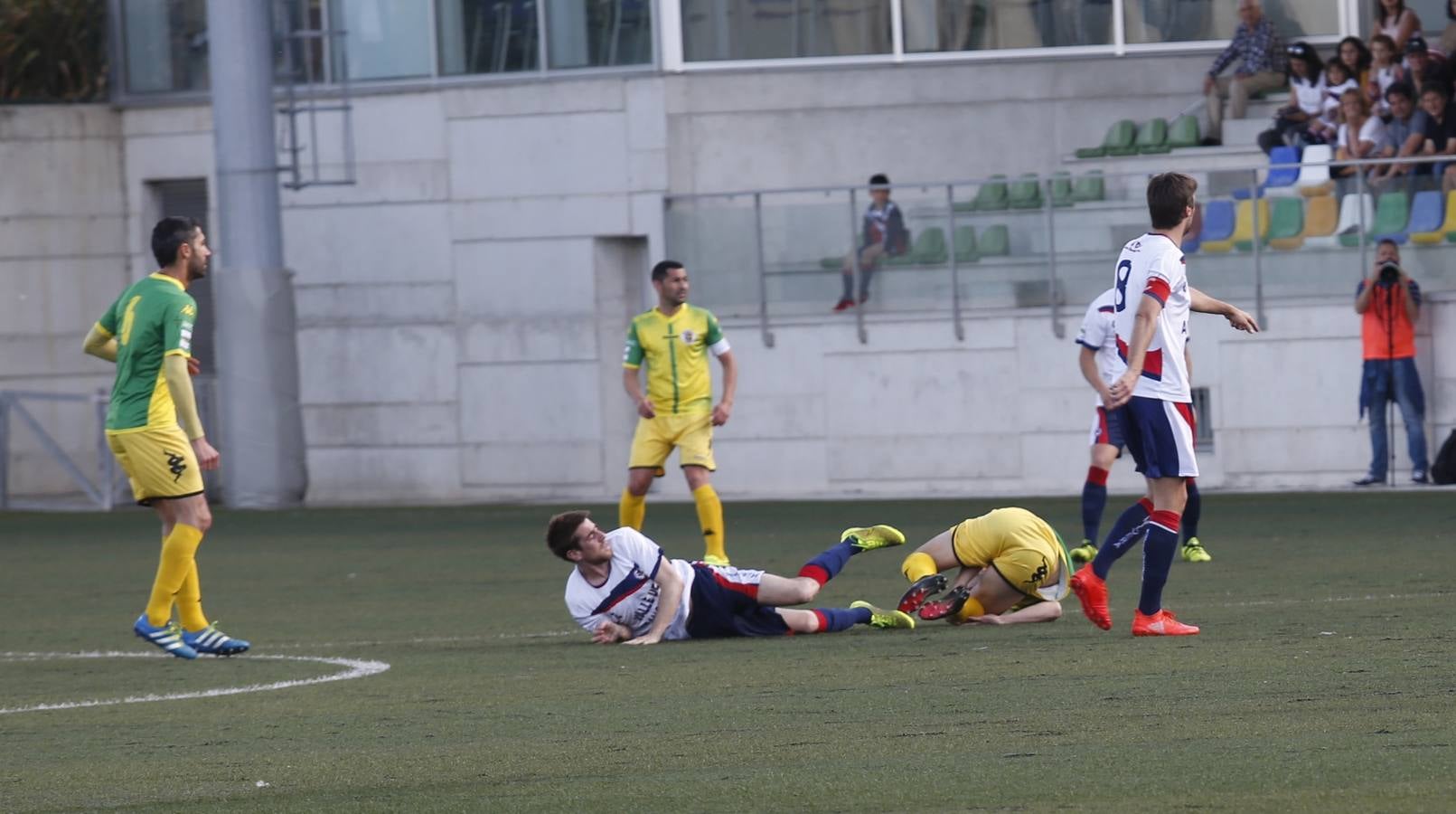 El Deportivo Palencia se mide al Mutilvera sin poder hacer ya nada por su salvación (2-1)