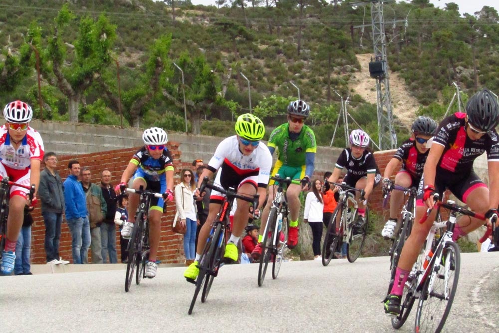 Gran jornada de ciclismo en El Barraco, con el XI Trofeo UCAV para escuelas