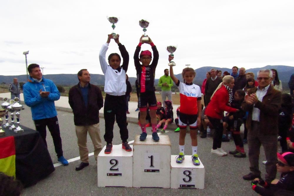 Gran jornada de ciclismo en El Barraco, con el XI Trofeo UCAV para escuelas