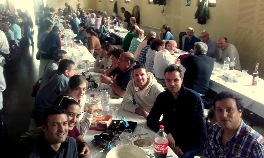 Danzas en Villaviudas en la fiesta de San Isidro