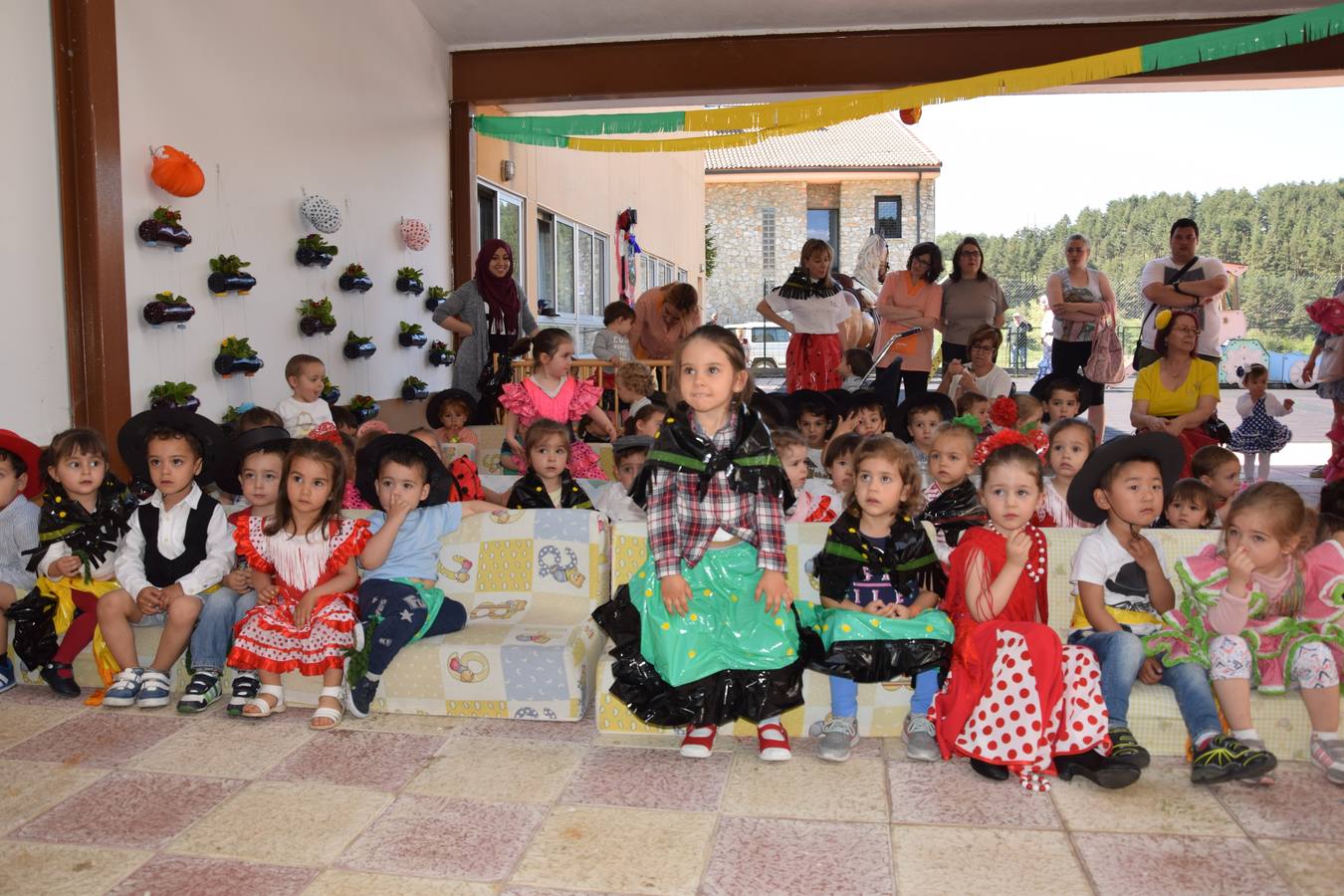 Feria de Abril en la guardería de Guardo (Palencia)