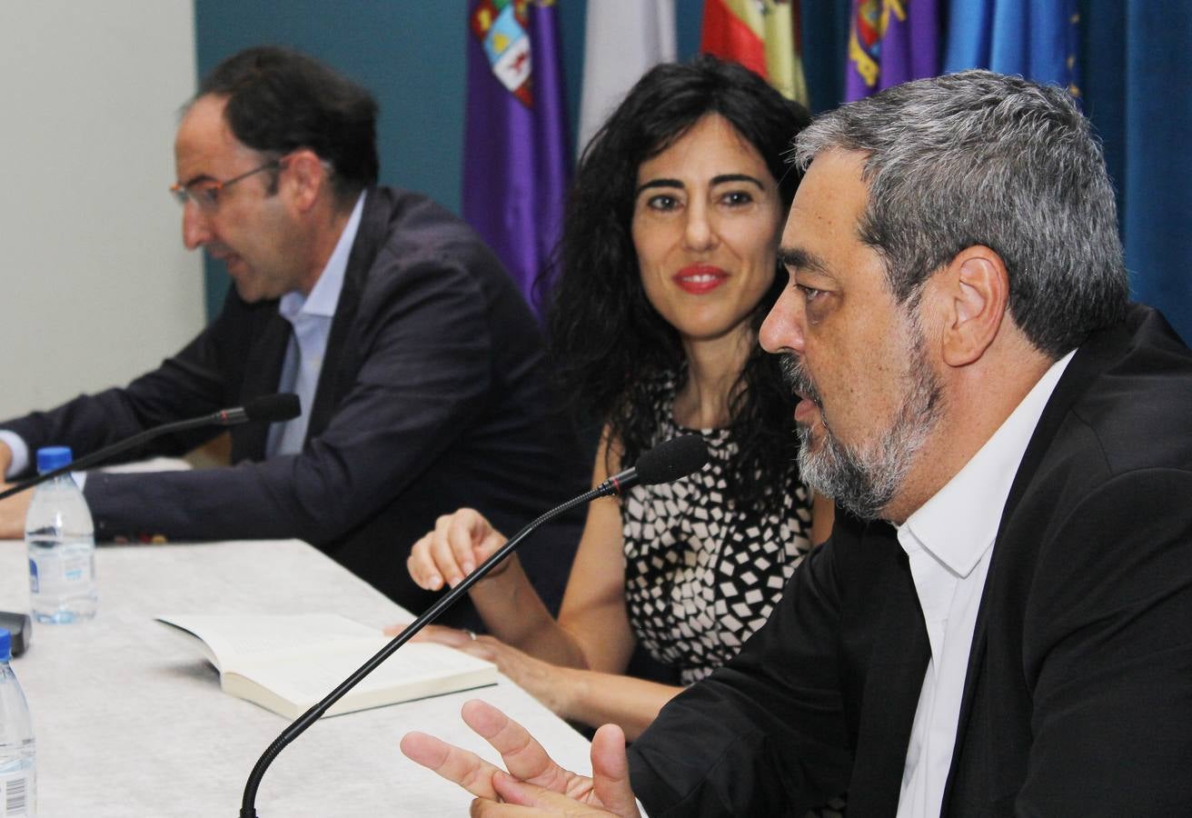 Raquel Lanseros, en los Encuentros de Poesía de El Norte de Castilla en Palencia