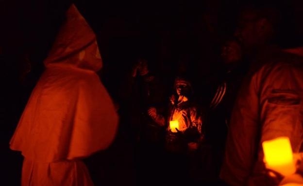 Un momento de la viista teatralizada al castillo y a la ciudad de Aguilar de Campoo. 