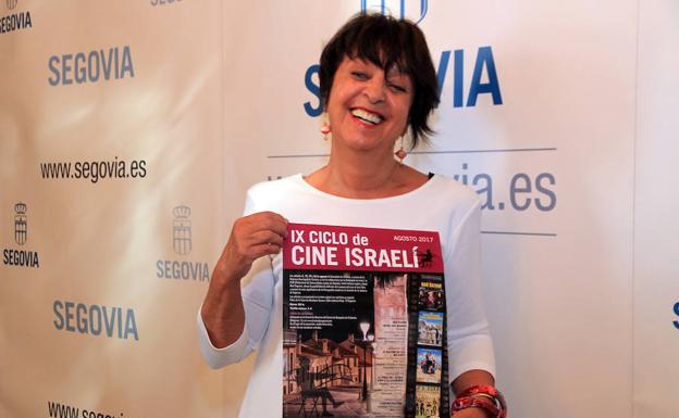 Claudia de Santos presenta el ciclo de cine israelí. 