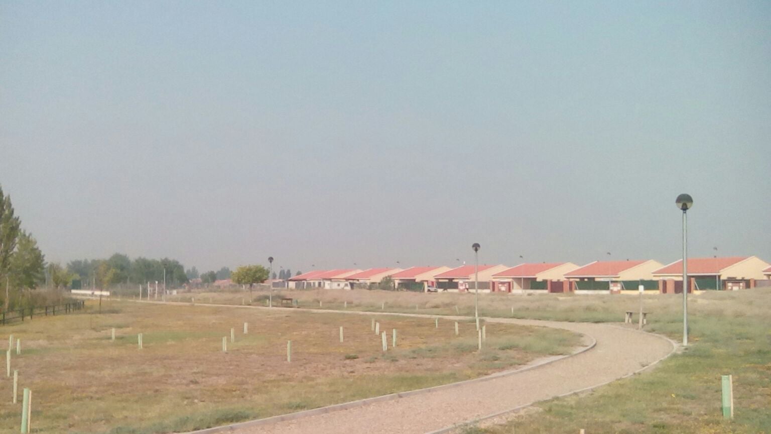 Imágenes del humo en Castilla y León por el incendio de Orense