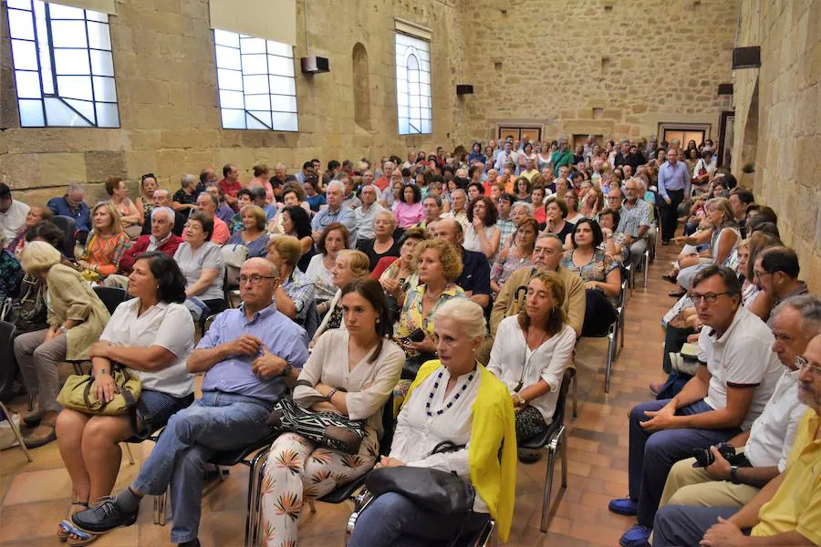 El escritor y arquitecto presenta en Aguilar su último libro, 'Hasta una ruina puede ser una esperanza'