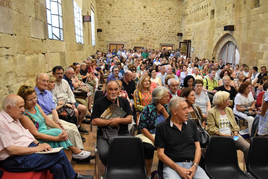 El escritor y arquitecto presenta en Aguilar su último libro, 'Hasta una ruina puede ser una esperanza'