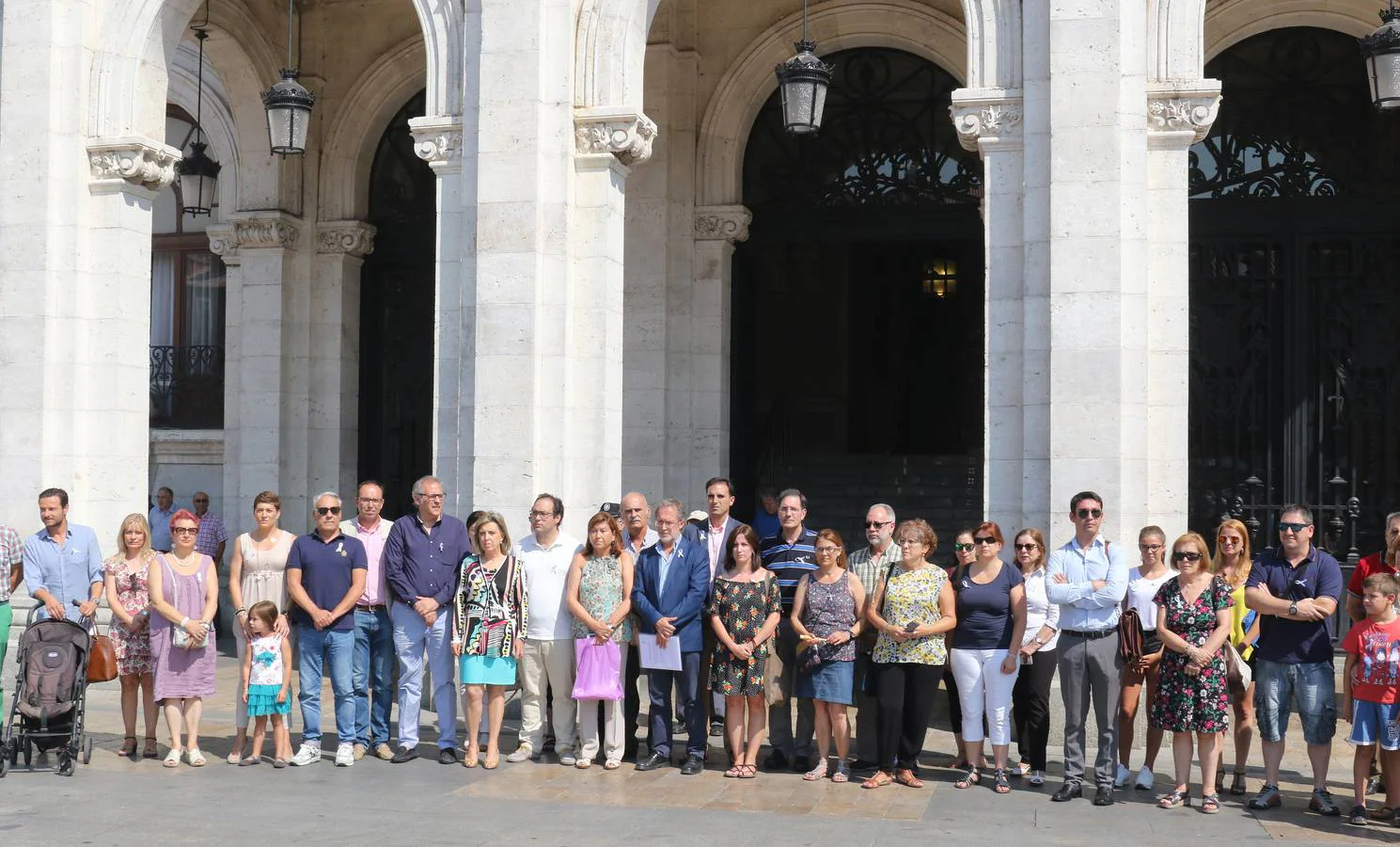 Minuto de silencio en Valladolid y en Pedrajas de San Esteban por la niña asesinada