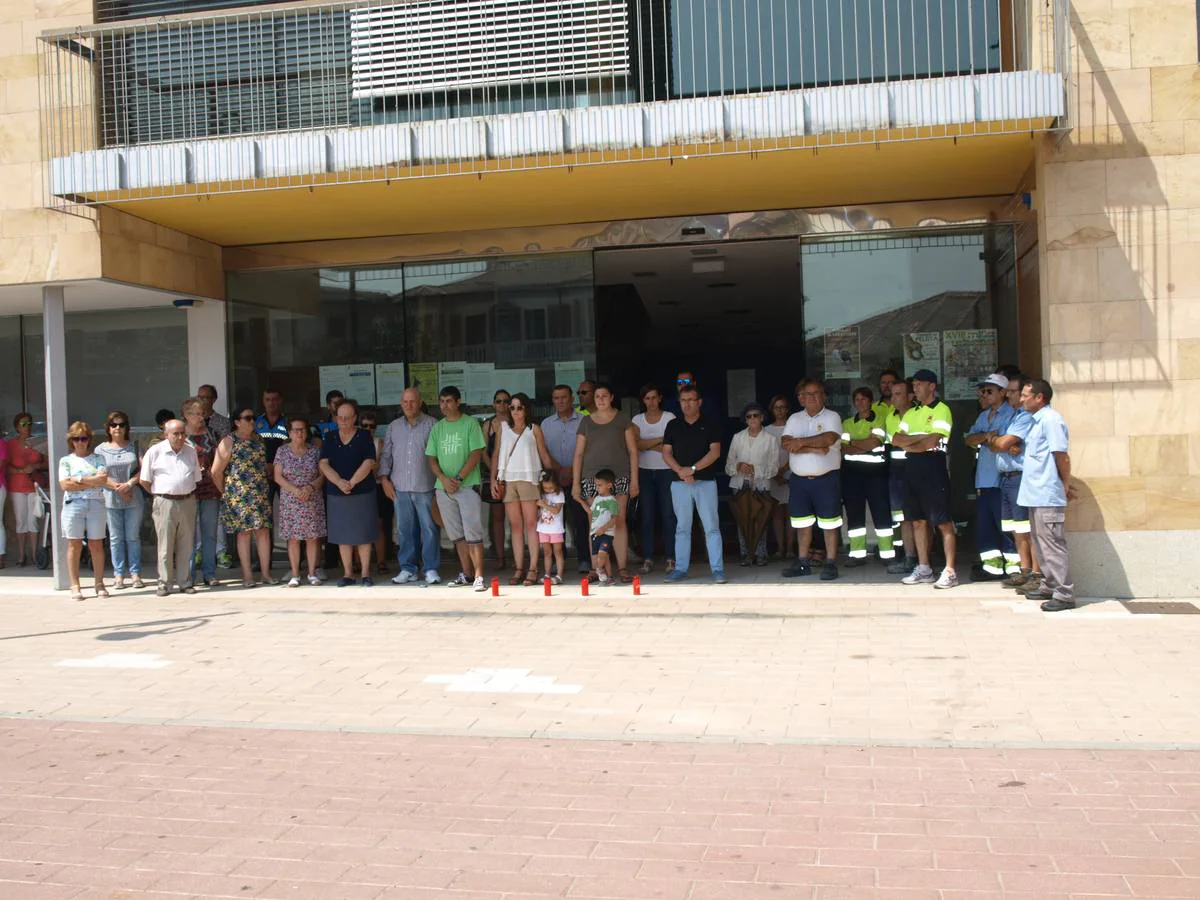 Minuto de silencio en Valladolid y en Pedrajas de San Esteban por la niña asesinada