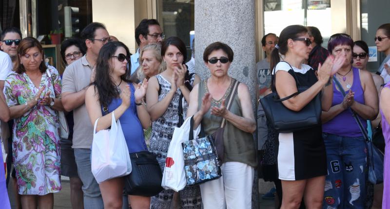 Concentración en Fuente Dorada por la niña de cuatro años que muere maltratada