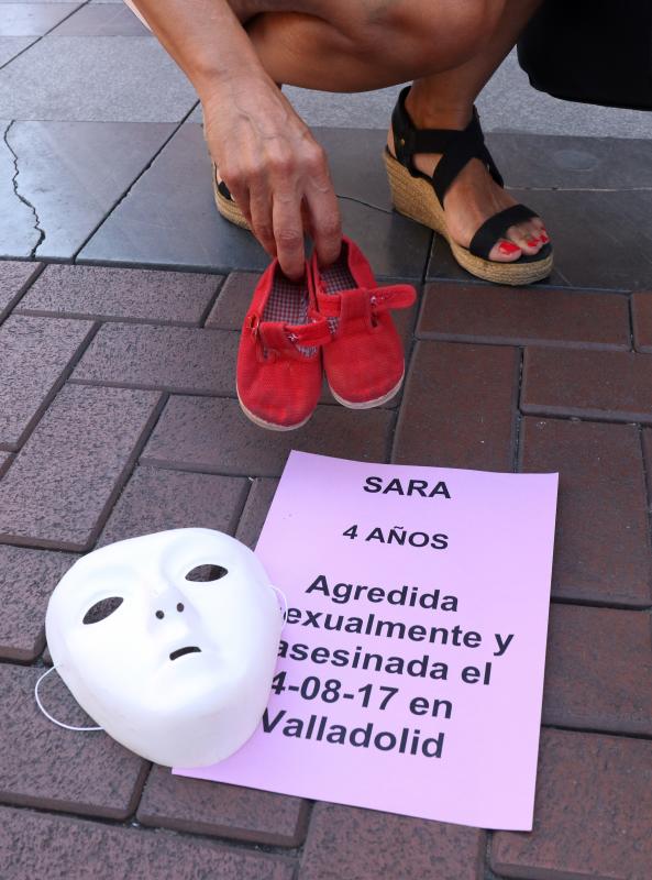 Concentración en Fuente Dorada por la niña de cuatro años que muere maltratada