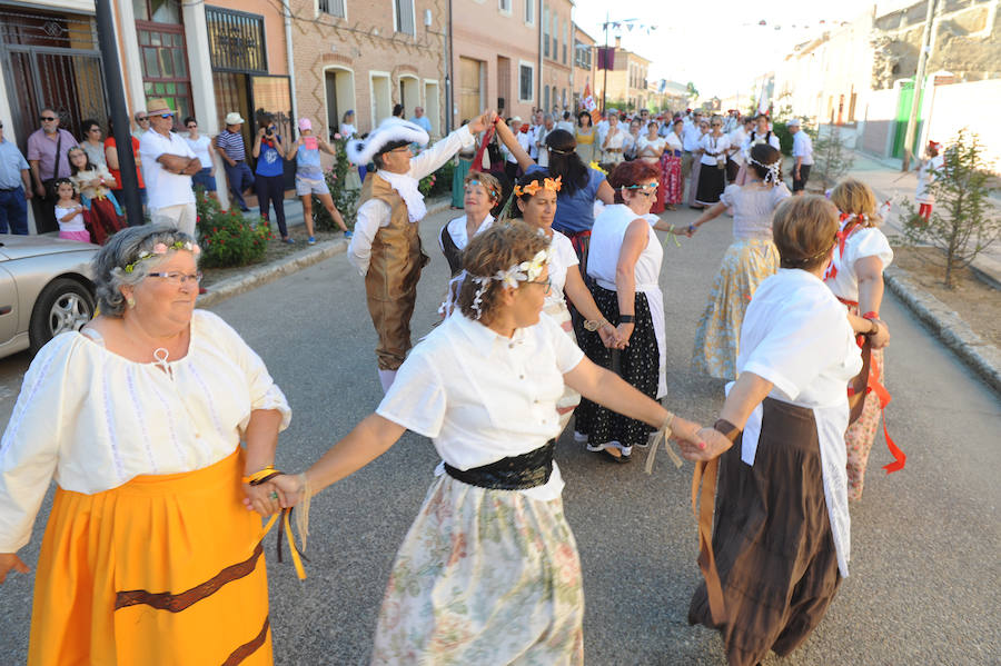 Desfile de la recreación histórica de 1790 en Pozaldez en &#039;El Caño se viste de época&#039;