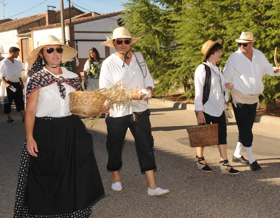 Desfile de la recreación histórica de 1790 en Pozaldez en &#039;El Caño se viste de época&#039;