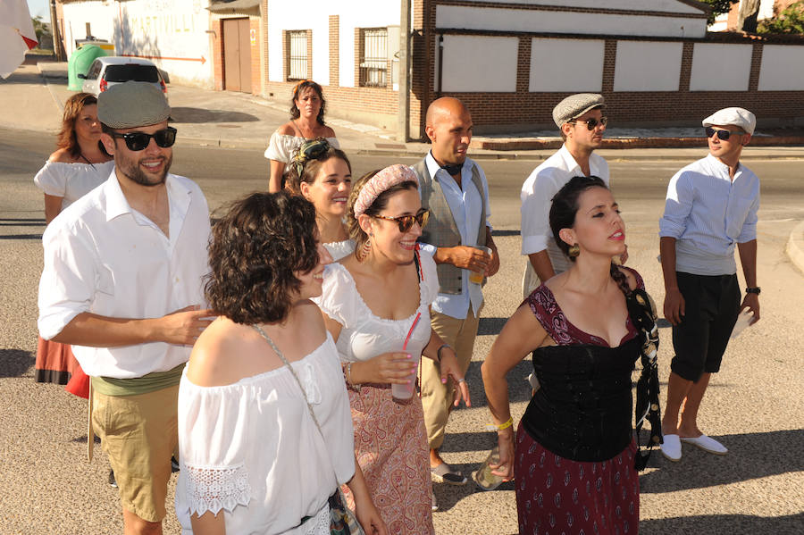 Desfile de la recreación histórica de 1790 en Pozaldez en &#039;El Caño se viste de época&#039;