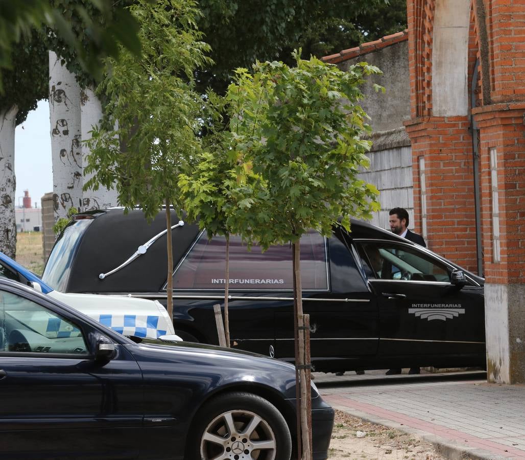 Funeral por la niña muerta por malos tratos
