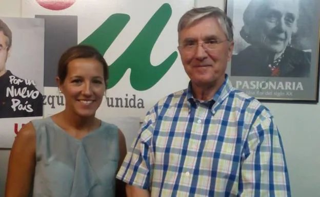 Ana Peñalosa y José Luis Ordóñez, tras la asamblea extraordinaria de IU Segovia. 