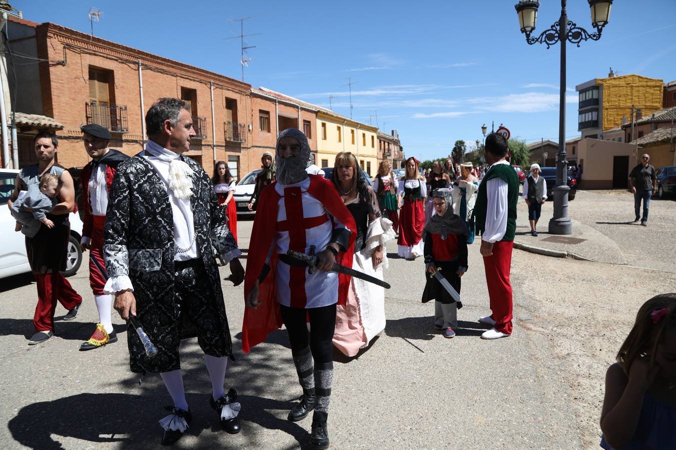 Becerril festeja la visita del emperador