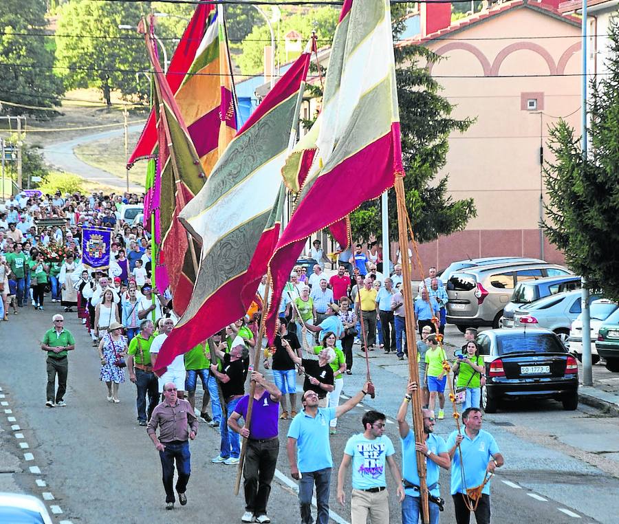 Procesión de la Virgen de Areños.