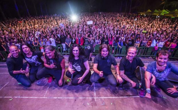 Los compenentes de Camela en el Sonorama. 