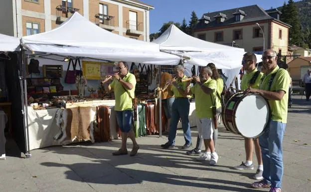 Inauguración musical de la feria de artesanía de San Rafael. 