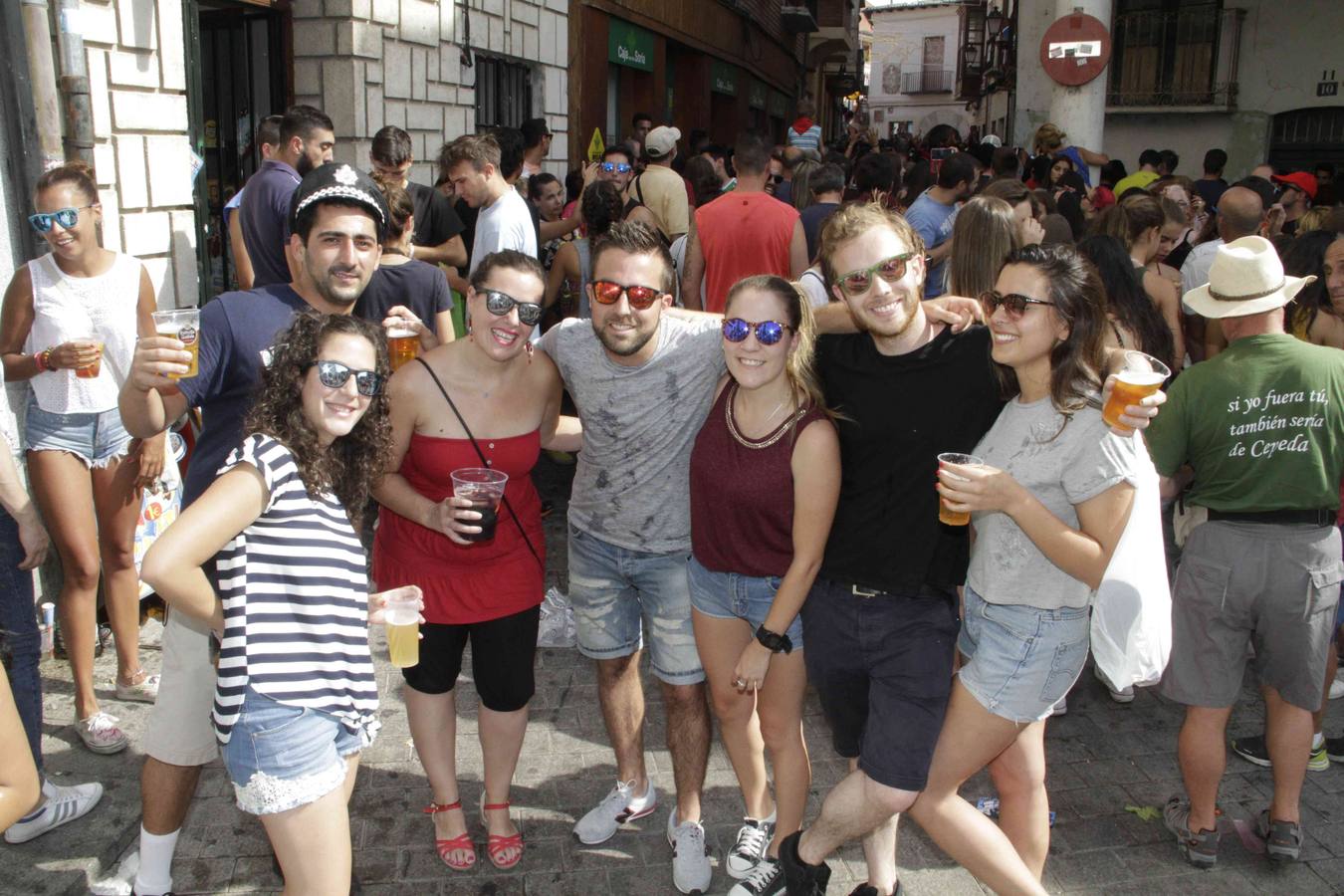 La alta participación no impidió que el pasacalles llegase a hora a su destino, la espectacular plaza del Coso