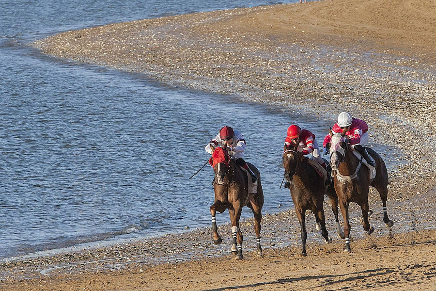 Las Carreras de Caballo de Sanlúcar disputarán su segundo ciclo del jueves, 17 al sábado 19. La gran favorita para el triunfo final es la amazona Lucía Gelabert, que ganó tres de las carreras del primer ciclo. 