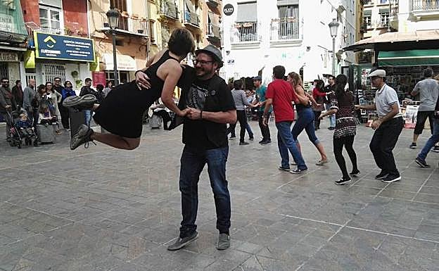 El Camino de Santiago, a ritmo de 'swing'