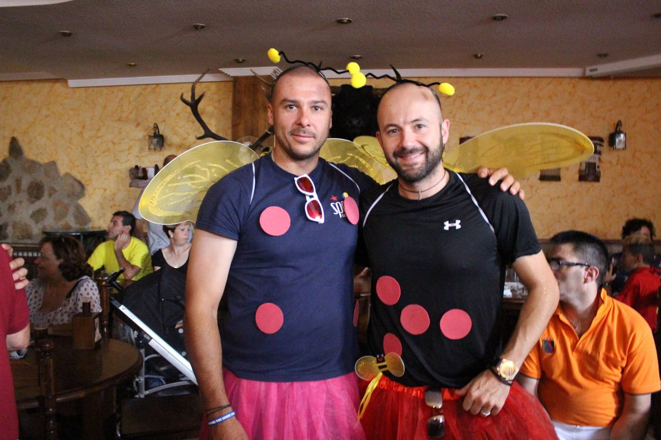 El vermú musical, basado en un concurso de disfraces de temática libre, es uno de los eventos que goza de más éxitos