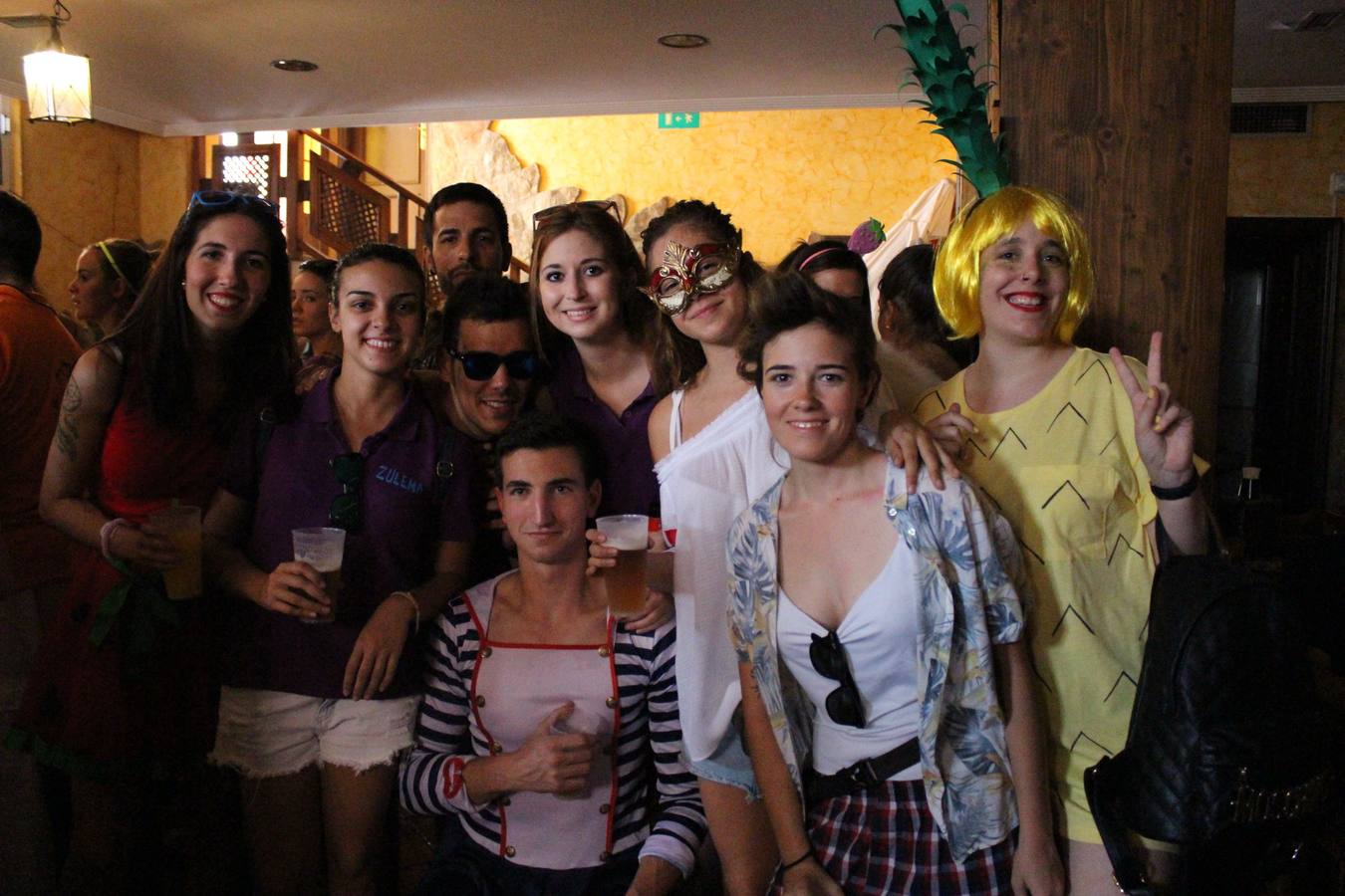 El vermú musical, basado en un concurso de disfraces de temática libre, es uno de los eventos que goza de más éxitos