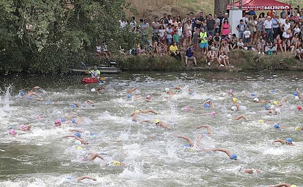 Participantes en la prueba del año pasado en el Carrión.