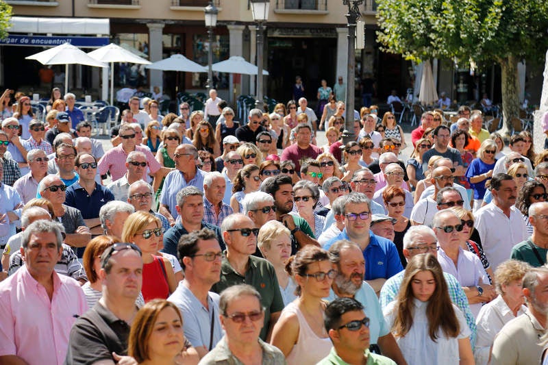 La Plaza Mayor, la Subdelegación del Gobierno y varios puntos de la provincia reflejan el dolor por las víctimas de los atentados
