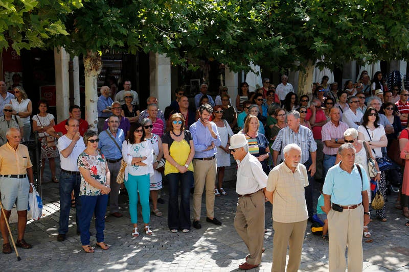 La Plaza Mayor, la Subdelegación del Gobierno y varios puntos de la provincia reflejan el dolor por las víctimas de los atentados