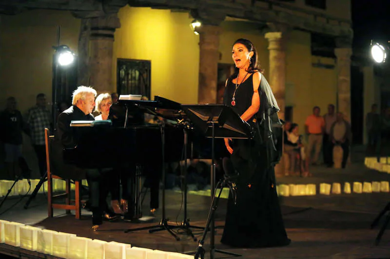 Montserrat Martí Caballé, Antonio López Serrano y Luis Santana