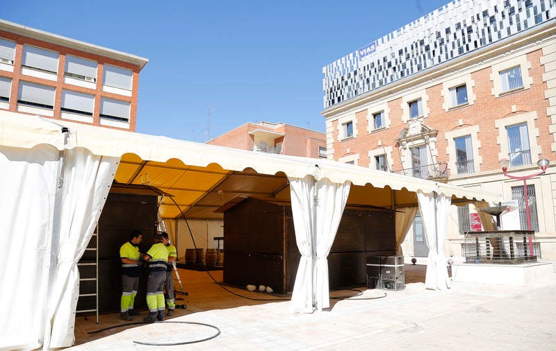 Comienza la instalación de las casetas de la Feria de Día de Palencia
