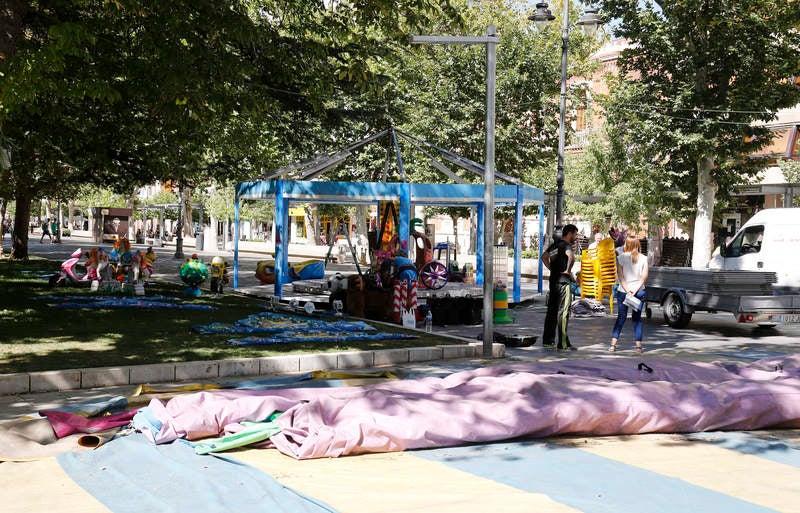 Comienza la instalación de las casetas de la Feria de Día de Palencia