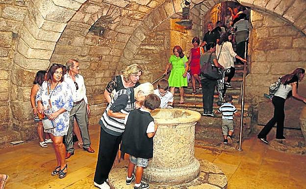 Palentinos, el año pasado en la cripta. 