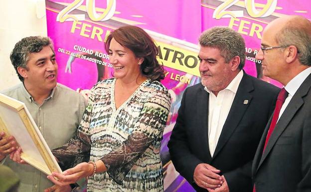 De izq. a der., el director de la Feruia, Manuel J. González; la consejera Josefa García Cirac; el alcalde de Ciudad Rodrigo, Juan Tomás Muñoz, y el presidente de la Disputación, Javier Iglesias