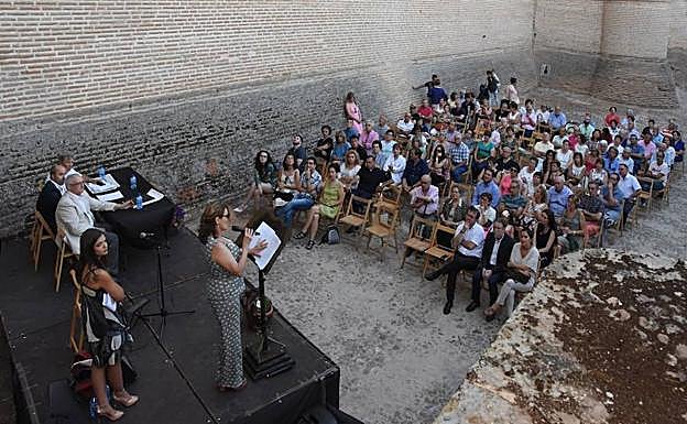 Entrega de premios del primer certamen de relatos cortos Adolfo Rodríguez. 