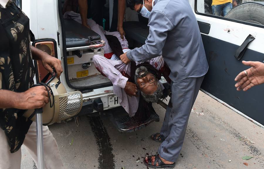 Los miles de seguidores del polémico gurú indio Rahim Singh desataron el caos en el norte del país tras conocer hoy la condena por violación a su líder espiritual, protagonizando unos disturbios que se han saldado con una treintena de muertos, 250 heridos y un millar de detenidos.