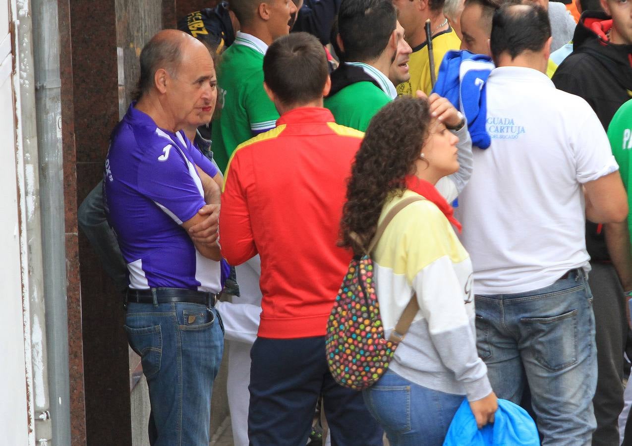 Únicamente tres astados han podido llegar al recorrido urbano y completar la carrera en el que cuatro personas han resultado heridas, dos de ellos por asta de toro y otros dos con contusiones