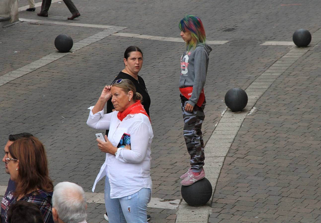 Únicamente tres astados han podido llegar al recorrido urbano y completar la carrera en el que cuatro personas han resultado heridas, dos de ellos por asta de toro y otros dos con contusiones